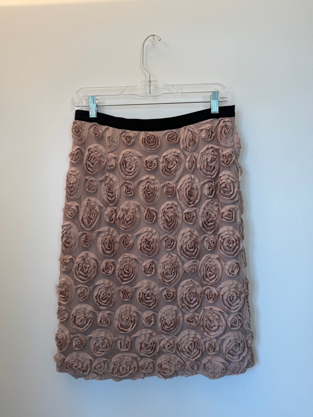 Katherine Barclay 3D Rosette Floral Textured Skirt Taupe/Blush Beige size 6